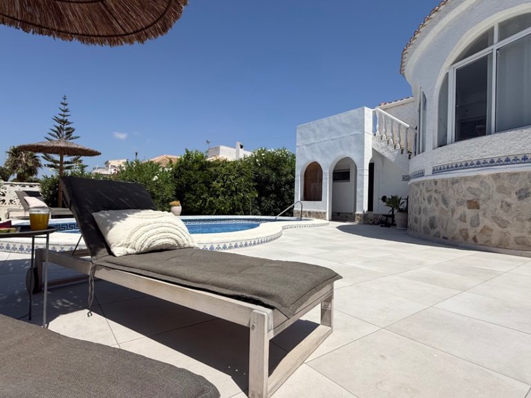 Villa for Sale in Costa Blanca Torrevieja, Alicante 35
