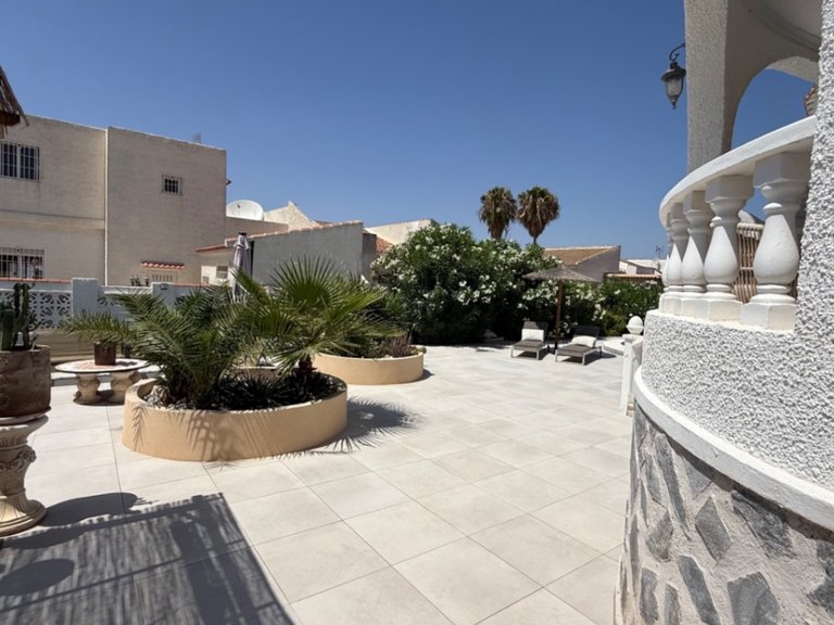 Villa for Sale in Costa Blanca Torrevieja, Alicante 41