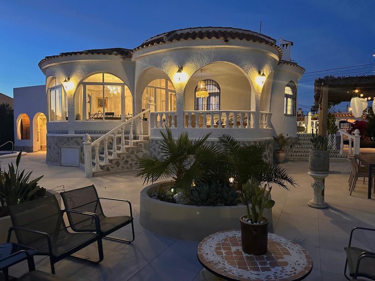 Villa for Sale in Costa Blanca Torrevieja, Alicante 1