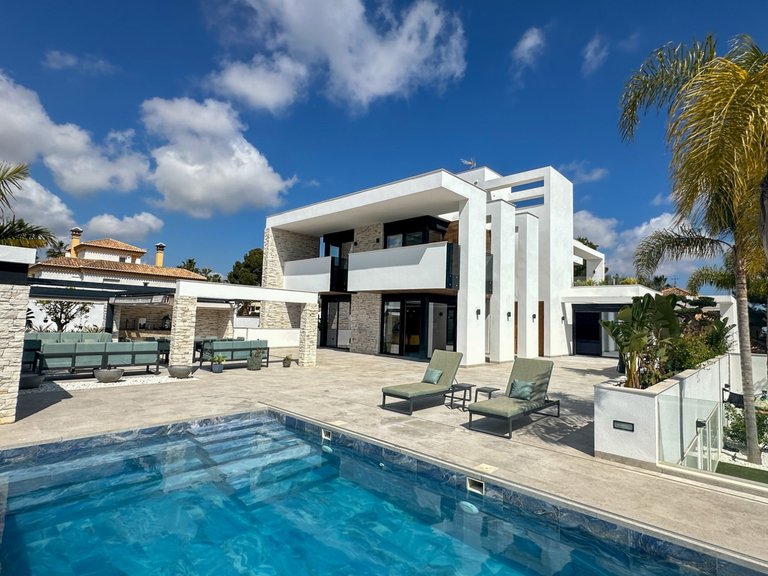 Villa for Sale in Costa Blanca Orihuela Costa, Alicante 2