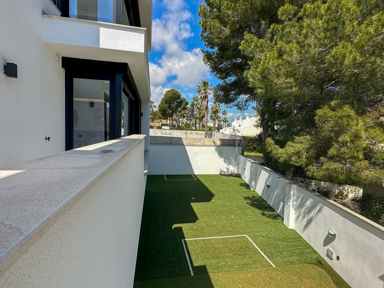Villa for Sale in Costa Blanca Orihuela Costa, Alicante 32