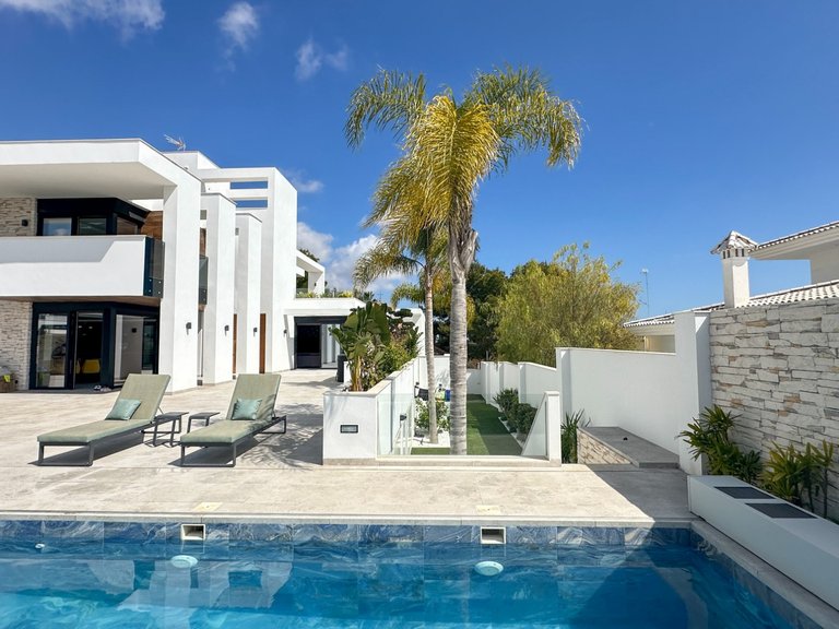 Villa for Sale in Costa Blanca Orihuela Costa, Alicante 3