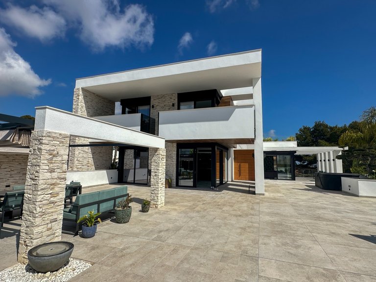 Villa for Sale in Costa Blanca Orihuela Costa, Alicante 4