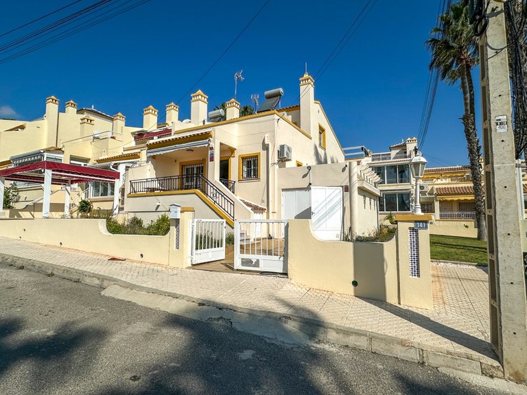 Town House for Sale in Costa Blanca Orihuela Costa, Alicante 1