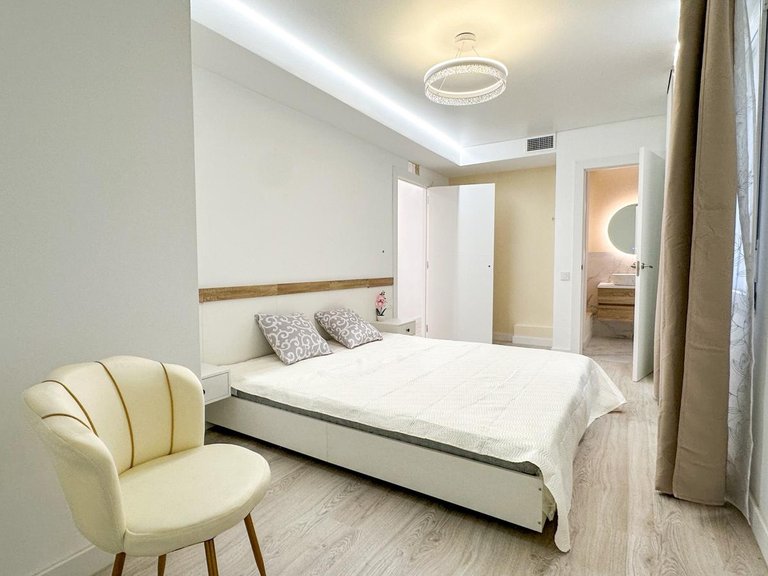 Apartment for Sale in Costa Blanca Torrevieja, Alicante 25