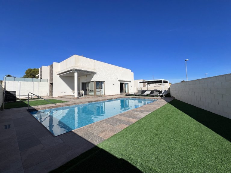 Villa for Sale in Costa Blanca Orihuela Costa, Alicante 1