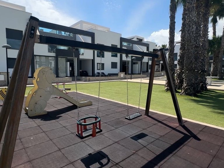 Apartment for Sale in Costa Blanca La Zenia, Alicante 32