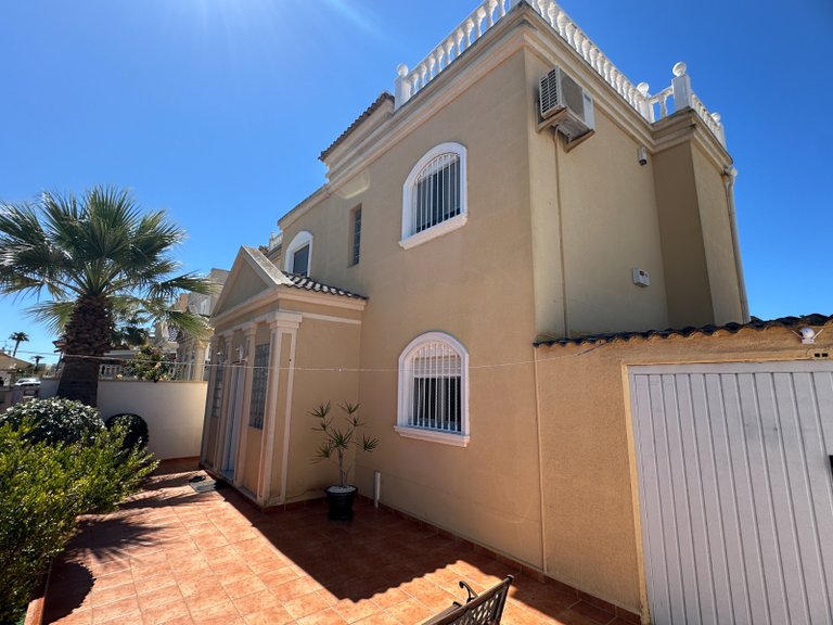 Villa for Sale in Costa Blanca Torrevieja, Alicante 35