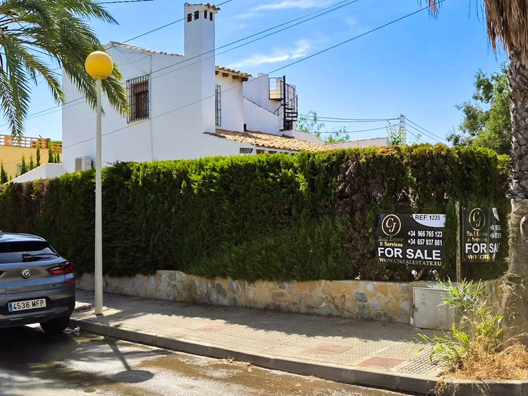 Villa for Sale in Cabo Roig, Alicante 46