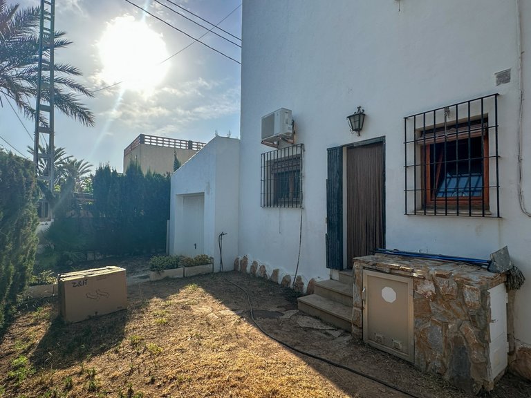 Villa for Sale in Cabo Roig, Alicante 40