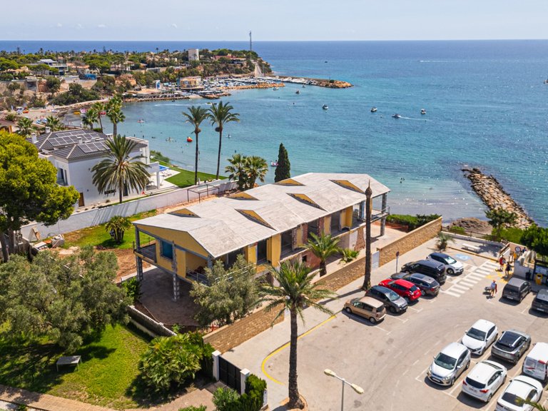 Villa for Sale in Costa Blanca Cabo Roig, Alicante 28
