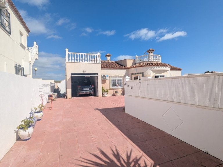 Villa for Sale in San Miguel De Salinas, Alicante 6