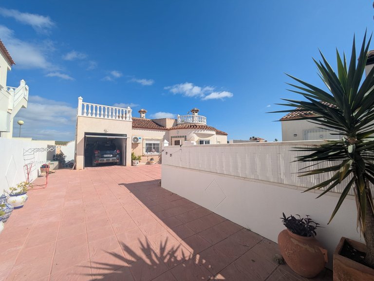 Villa for Sale in San Miguel De Salinas, Alicante 9