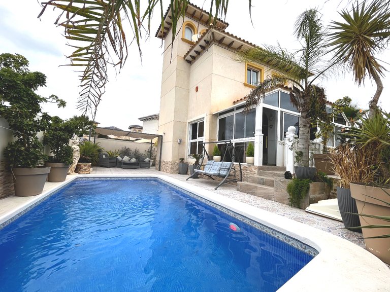 Villa for Sale in Orihuela Costa, Alicante 3