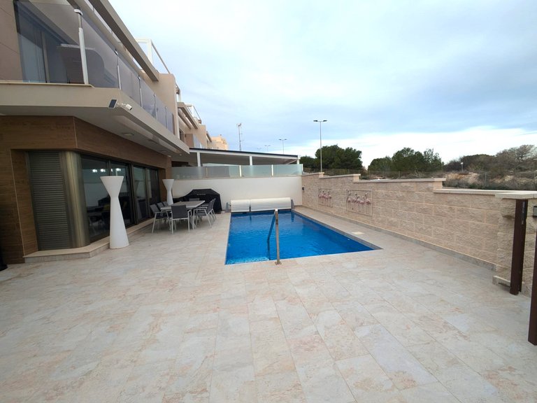Villa for Sale in Villamartin, Alicante 4