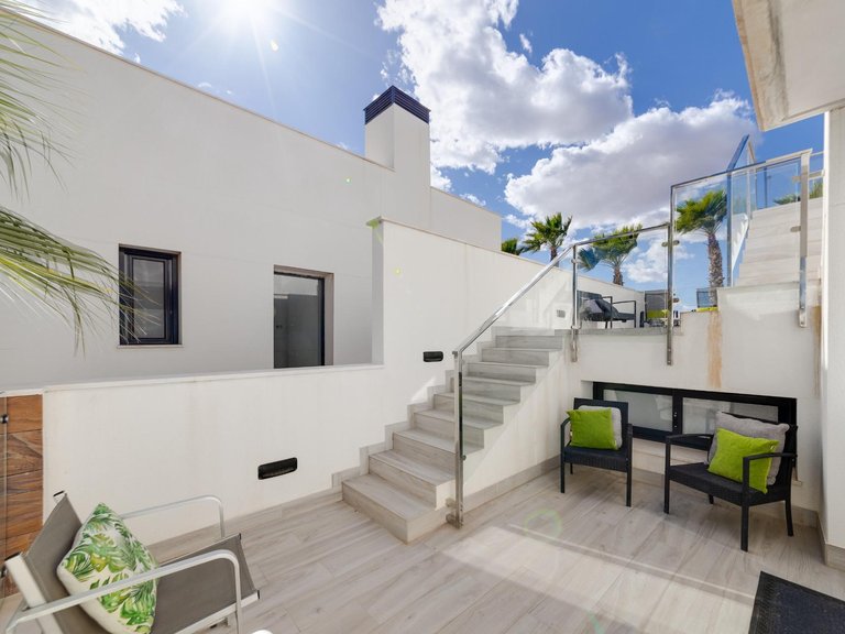 Villa for Sale in Cabo Roig, Alicante 33