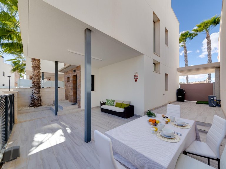 Villa for Sale in Cabo Roig, Alicante 35