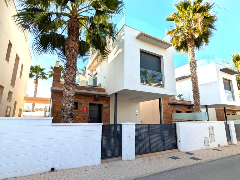 Villa for Sale in Cabo Roig, Alicante 38