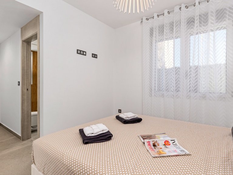 Villa for Sale in Guardamar Del Segura, Alicante 11