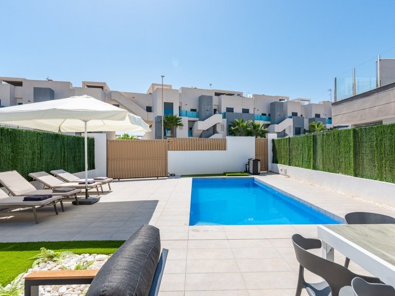 Villa for Sale in Guardamar Del Segura, Alicante 29