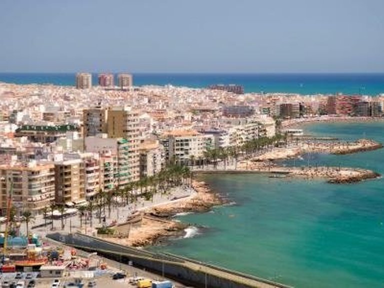 Villa for Sale in Torrevieja, Alicante 13