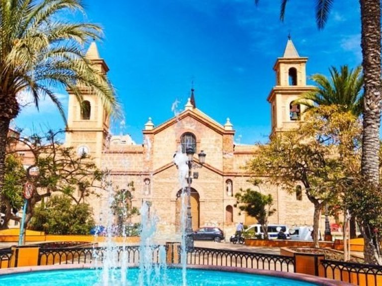 Villa for Sale in Torrevieja, Alicante 16