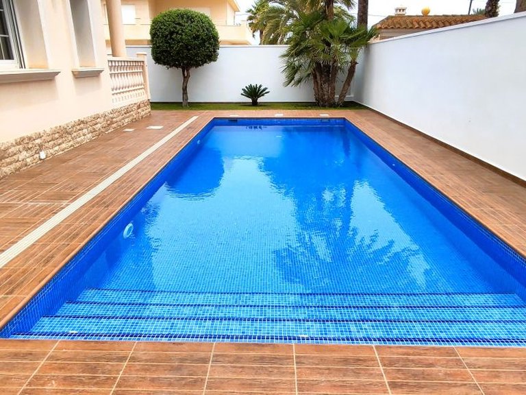 Villa for Sale in Cabo Roig, Alicante 6
