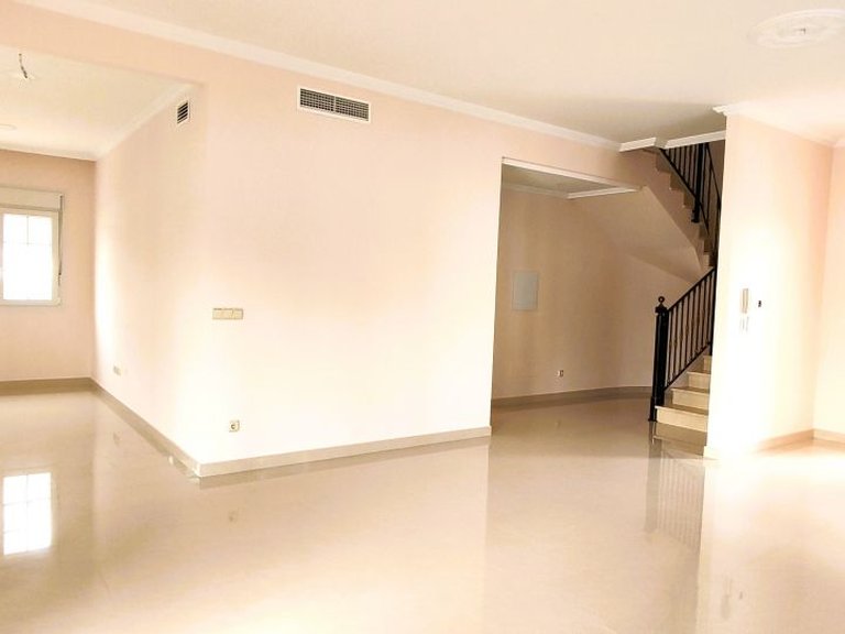 Villa for Sale in Cabo Roig, Alicante 10