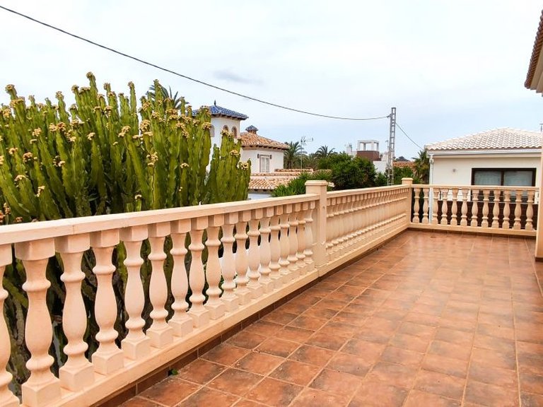 Villa for Sale in Cabo Roig, Alicante 23