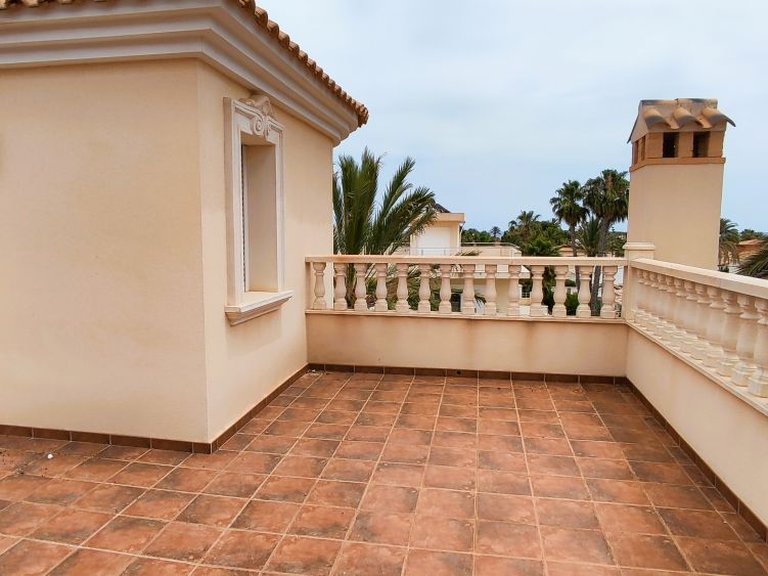 Villa for Sale in Cabo Roig, Alicante 24
