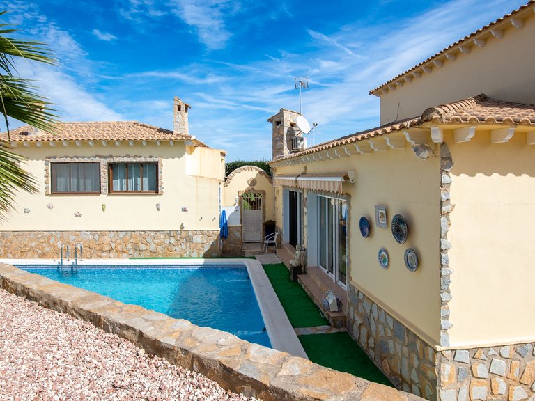 Villa for Sale in Algorfa, Alicante 40