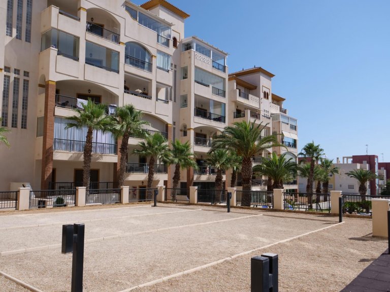 Apartment for Sale in Guardamar Del Segura, Alicante 32