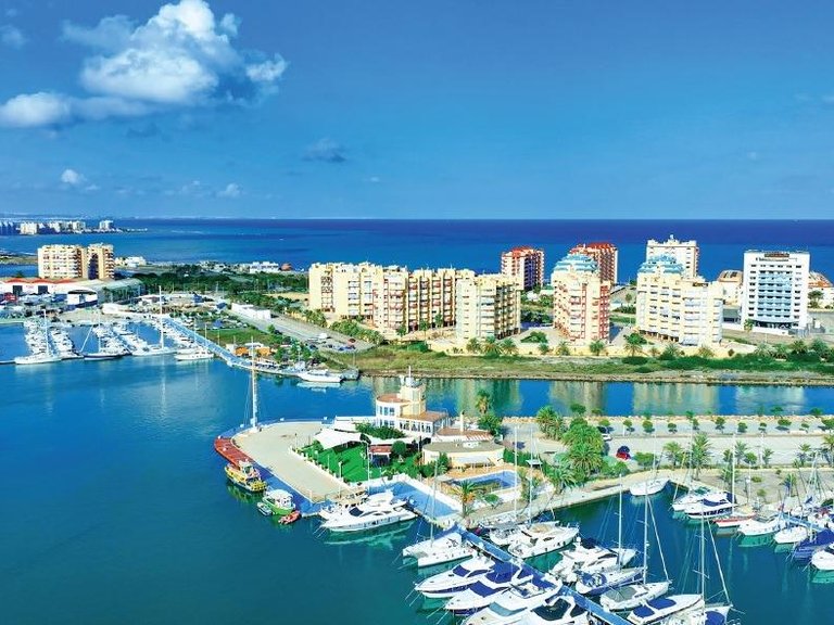 Apartment for Sale in La Manga Del Mar Menor, Murcia 2