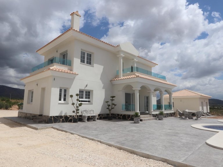 Villa for Sale in Pinoso, Alicante 9