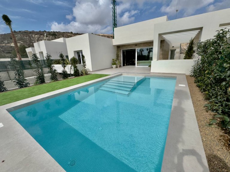 Villa for Sale in Algorfa, Alicante 1