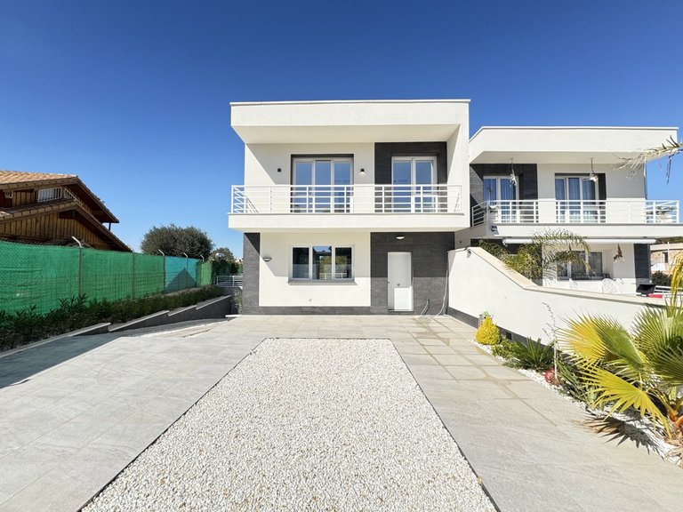 Villa for Sale in Los Balcones, Alicante 3