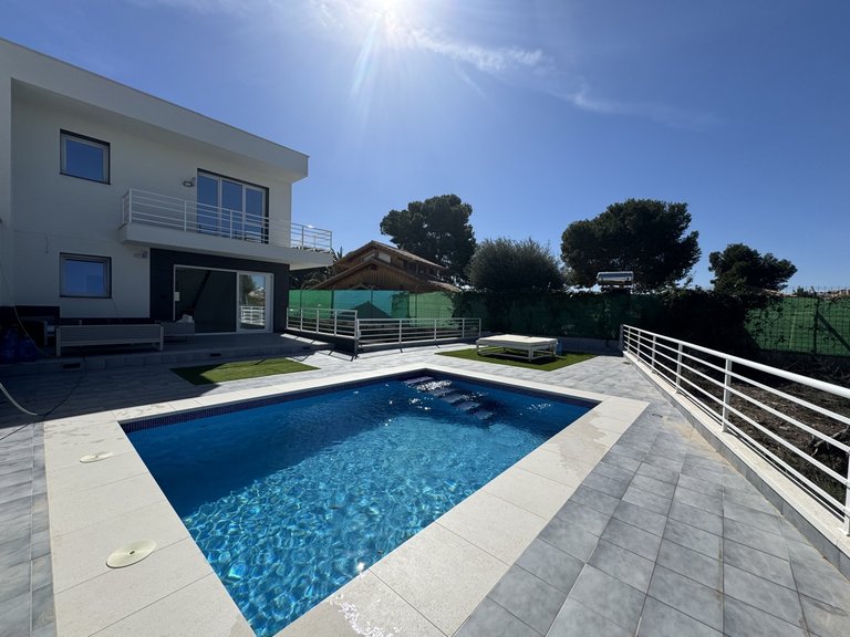 Villa for Sale in Los Balcones, Alicante 1