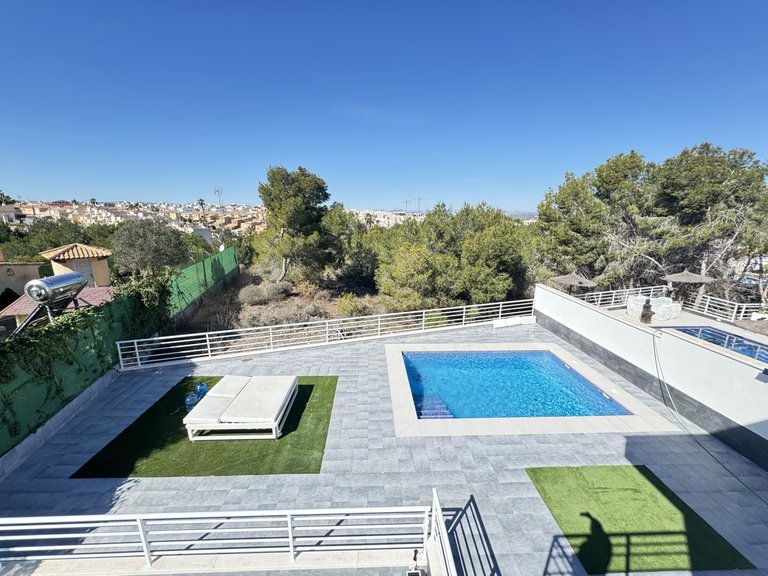 Villa for Sale in Los Balcones, Alicante 13