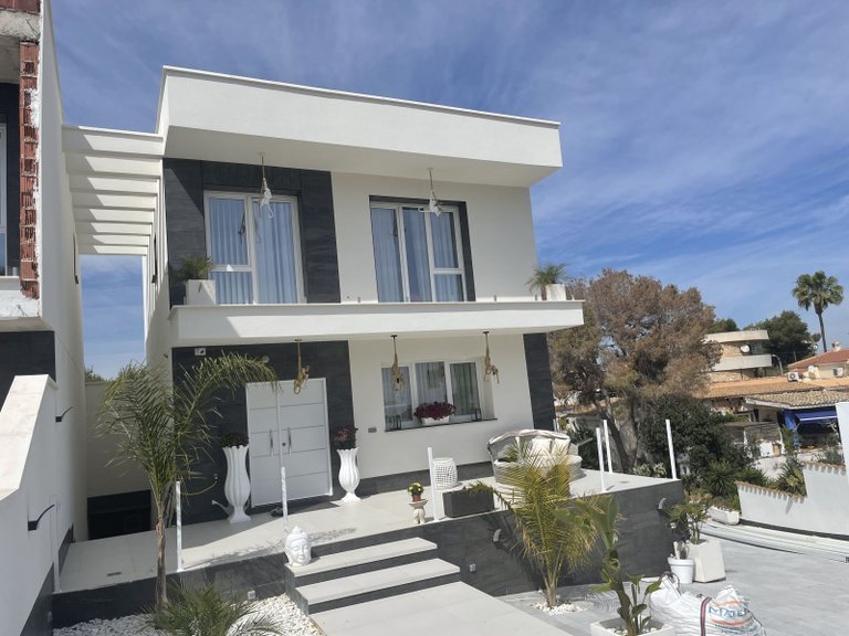 Villa for Sale in Los Balcones, Alicante 1