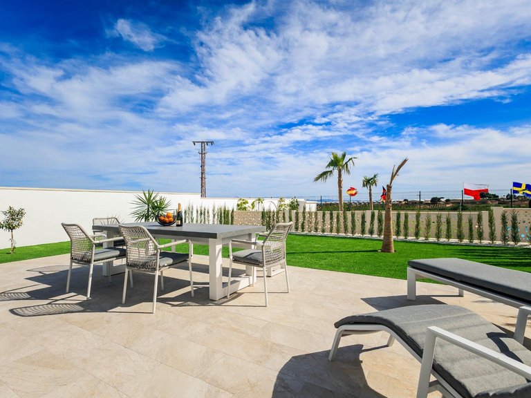 Villa for Sale in Pilar De La Horadada, Alicante 44