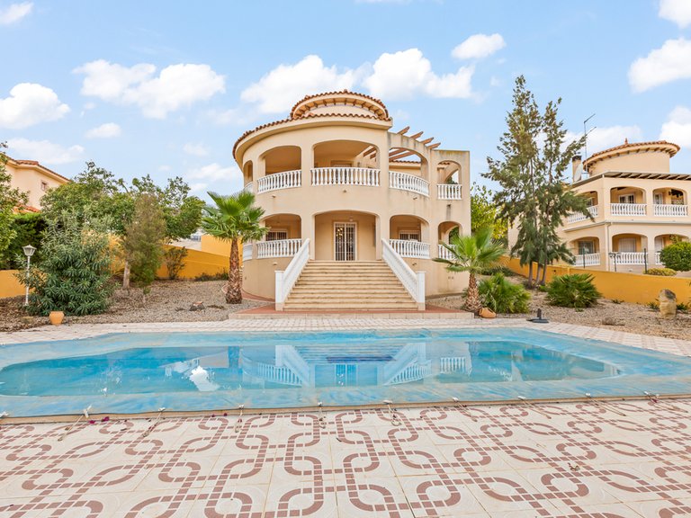 Villa for Sale in Algorfa, Alicante 1