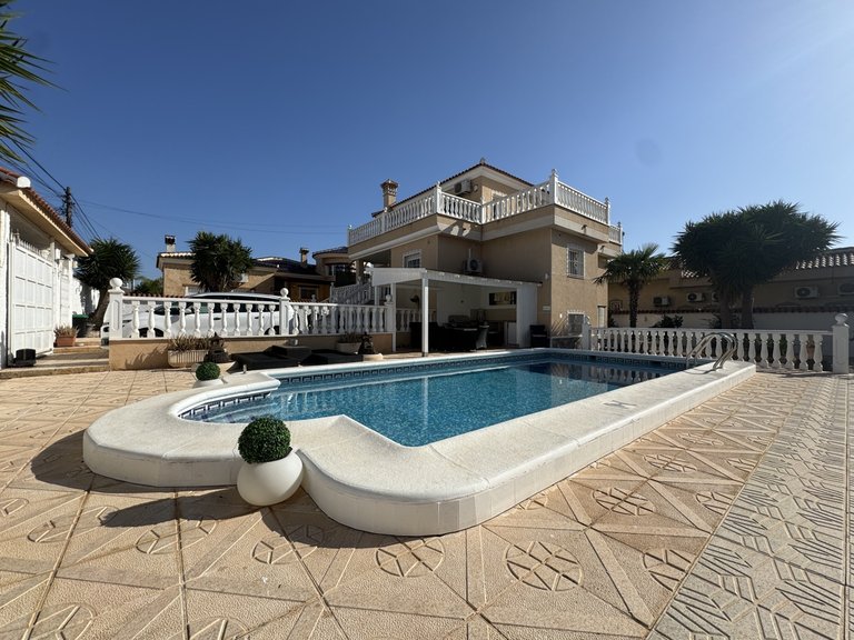 Villa for Sale in Ciudad Quesada, Alicante 1