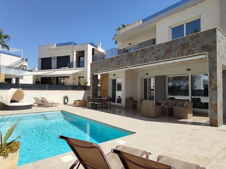 Villa for Sale in La Mata, Alicante 1