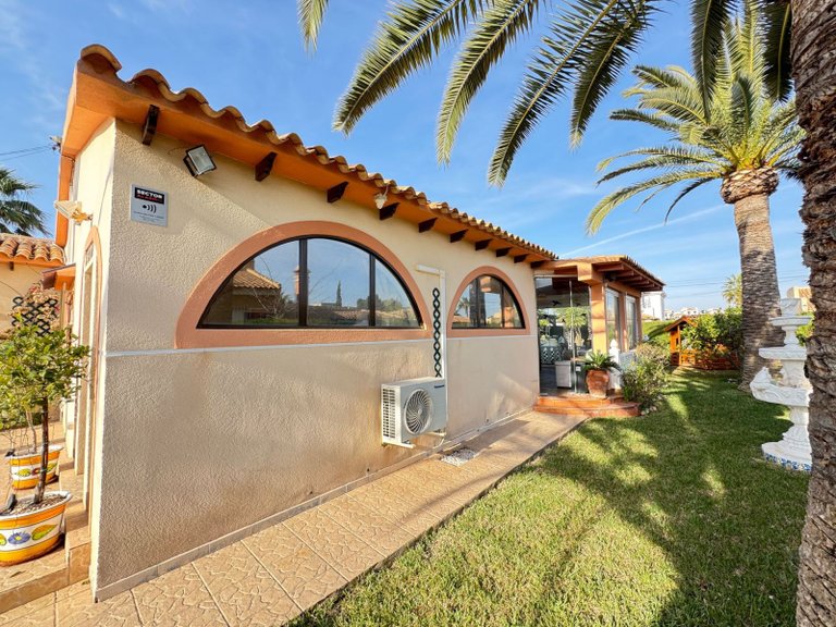 Villa for Sale in Cabo Roig, Alicante 19