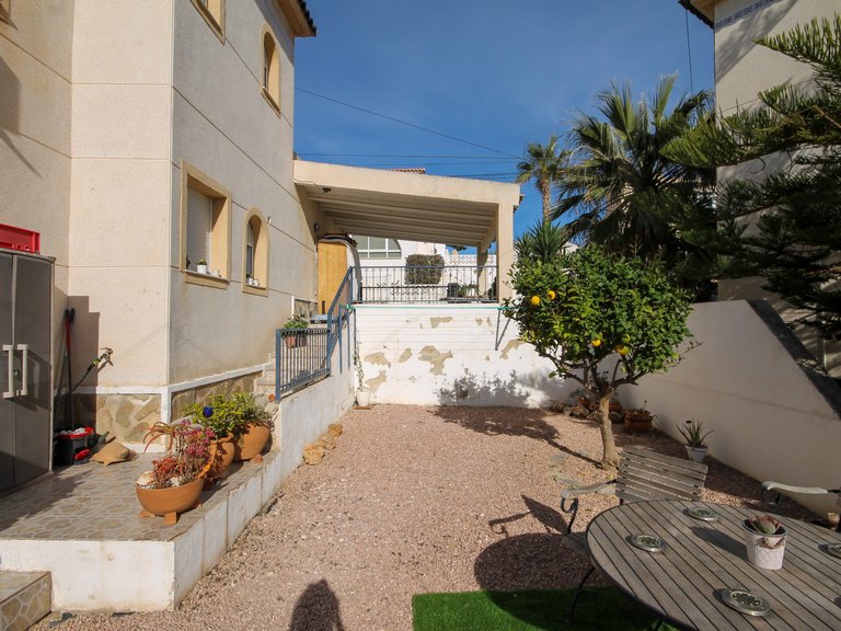 Villa for Sale in Villamartin, Alicante 2