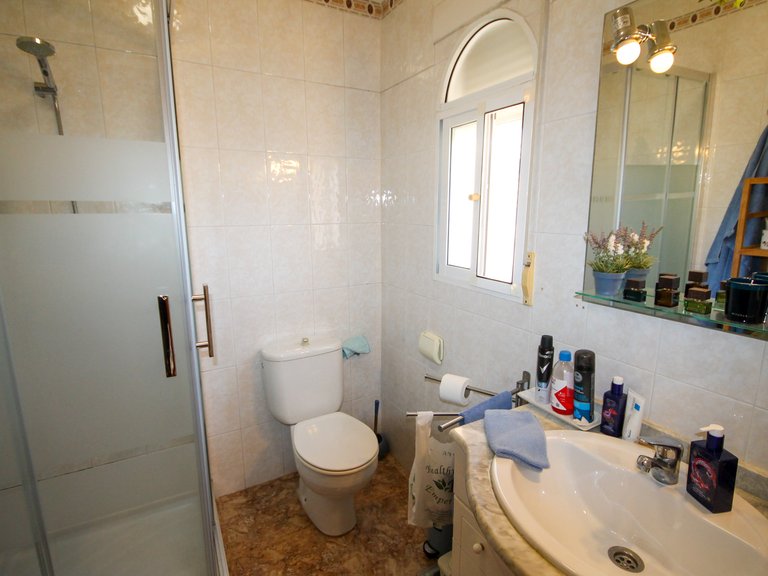 Villa for Sale in Villamartin, Alicante 14