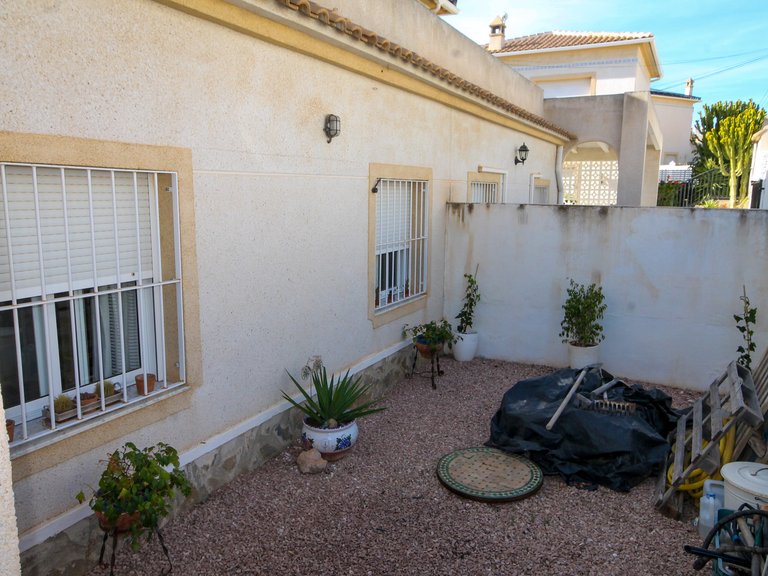 Villa for Sale in Villamartin, Alicante 22