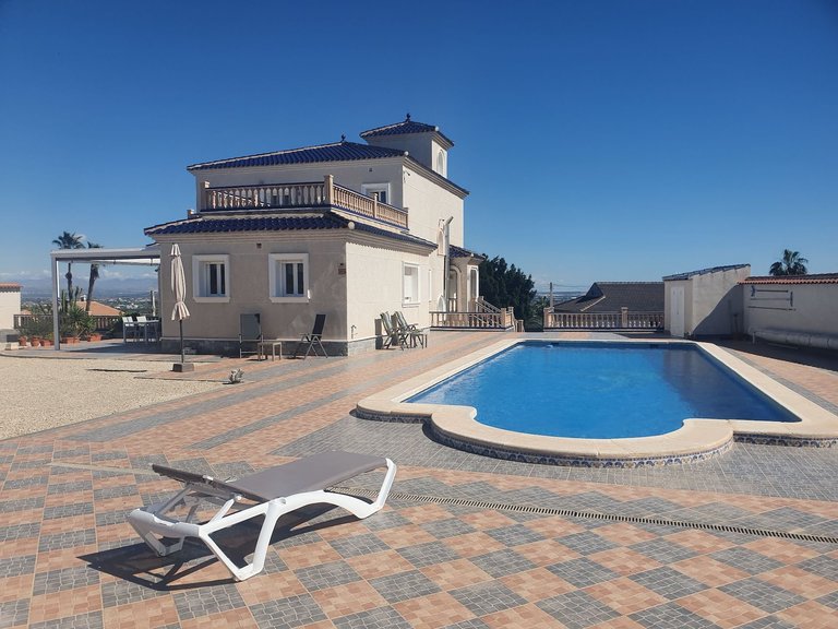 Villa for Sale in Algorfa, Alicante 1