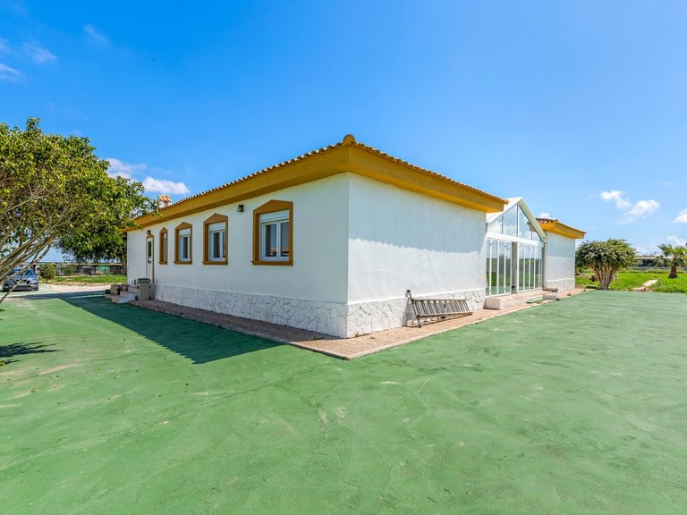 Villa for Sale in Los Montesinos, Alicante 10