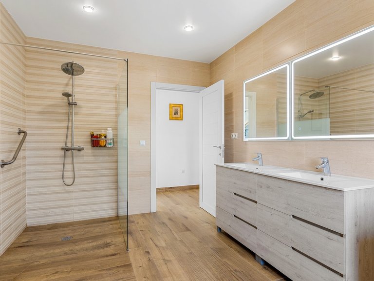 Villa for Sale in Los Montesinos, Alicante 17